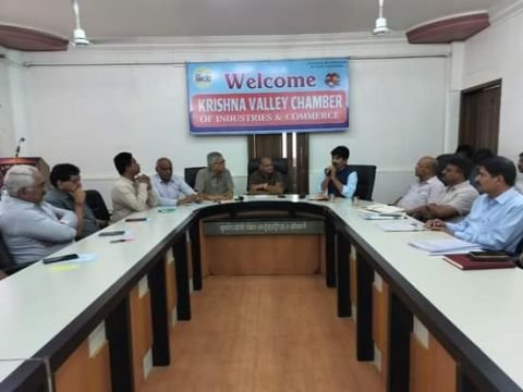 Paresh Bhagwat Chief Engineer of MSEDCL Office Kolhapur meeting in Krishna Valley Chamber regarding the problems in Kupwad Industrial Estate.